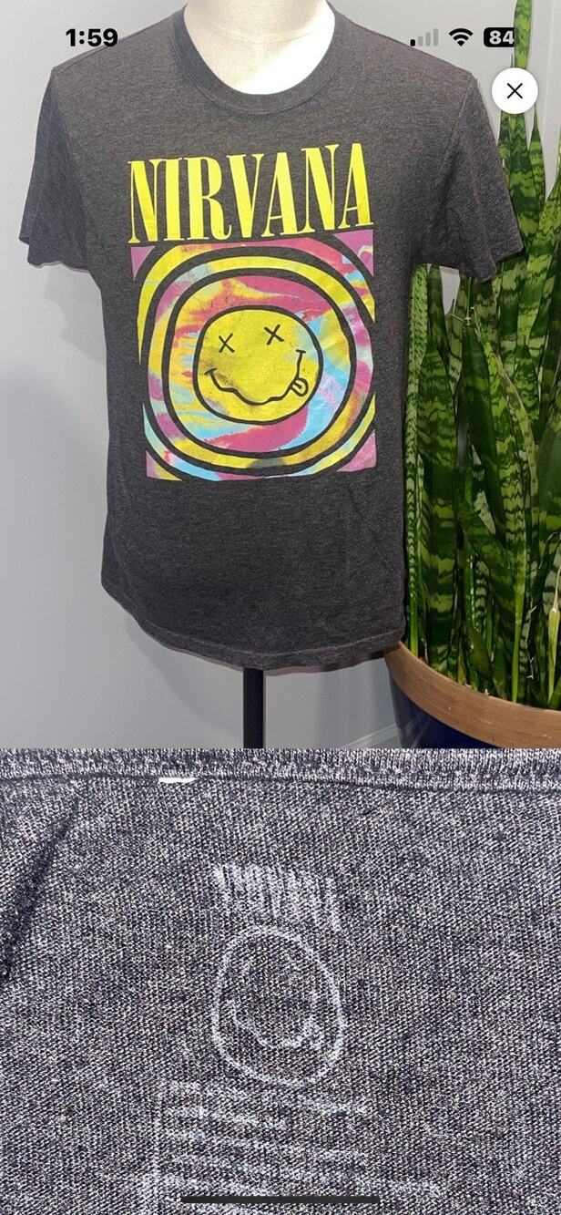 Nirvana Gray Happy Face Graphic Print Short Sleeve T shirt Size Small. Jen8921